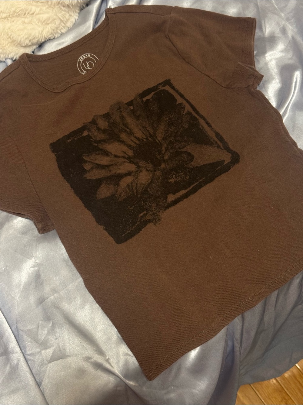 UO Lotus Perfect Baby Tee, Brown, Graphic Tee - Picture 5 of 7